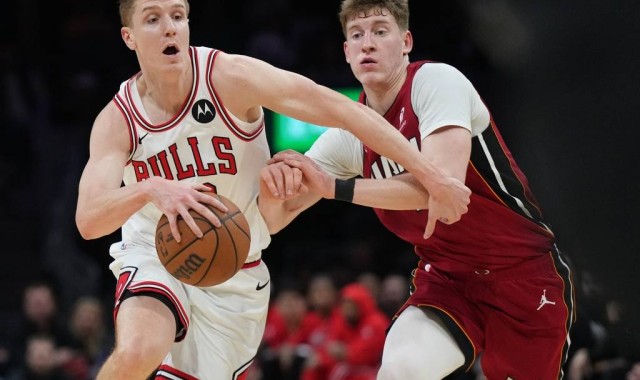 多森姆29+8+9拉尔森22分 残阵公牛复仇热火