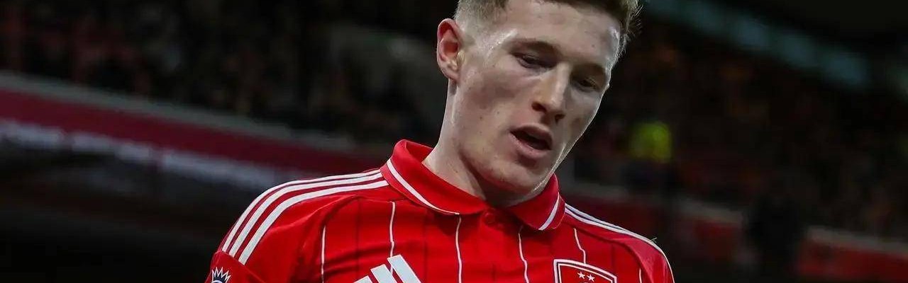 1亿英镑！曼联盯上诺丁汉中场，多队争抢，转会局面或错综复杂