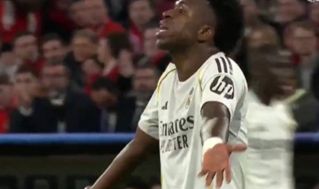 内讧风波？15亿欧的前锋忍无可忍，维尼修斯与贝林厄姆爆发冲突：“闭嘴”