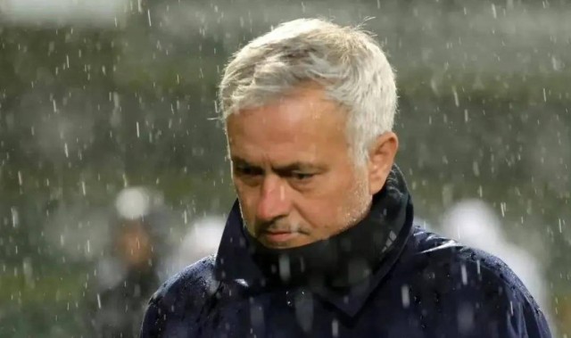 欧冠狂人走下神坛！穆里尼奥的欧冠淘汰赛，为何十年难求一胜？