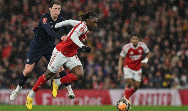 体坛联播｜阿森纳晋级足总杯16强，隋文静/韩聪晋级自由滑